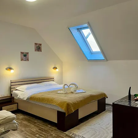 Cetatuia - Ultra-central - Parking And Nature Close To Bran, Dino Parc And